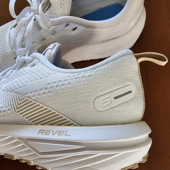 Brooks Women's Revel 6 White/Khaki EUC Size 9 - Picture 8 of 8